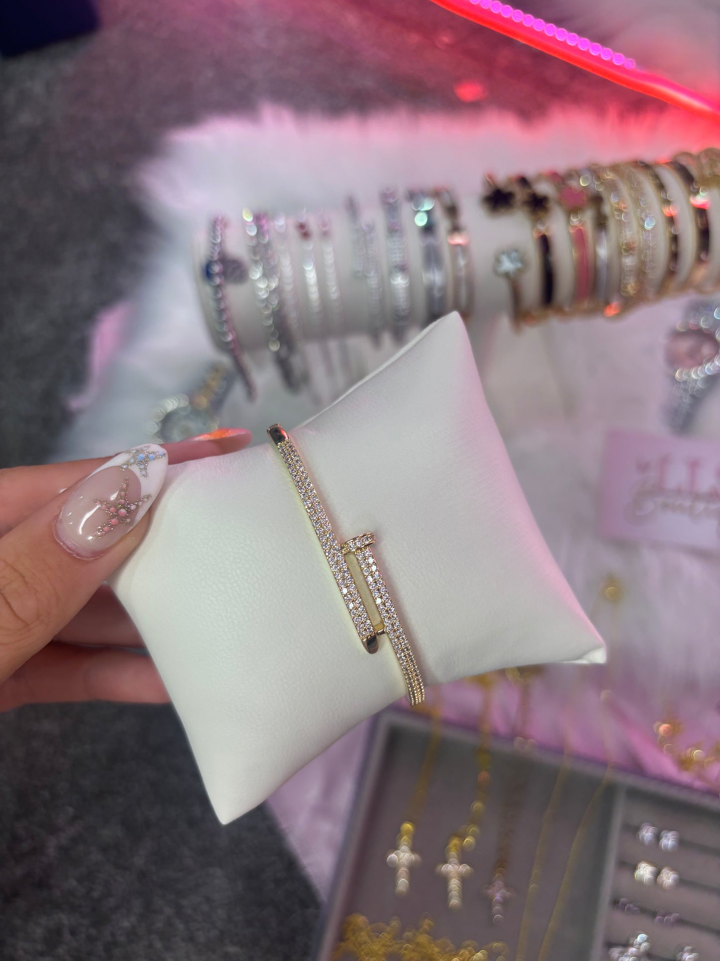 GOLD LUXURY BRACELET