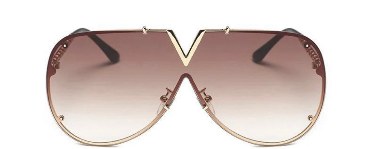 OVERSIZED SUNGLASSES
