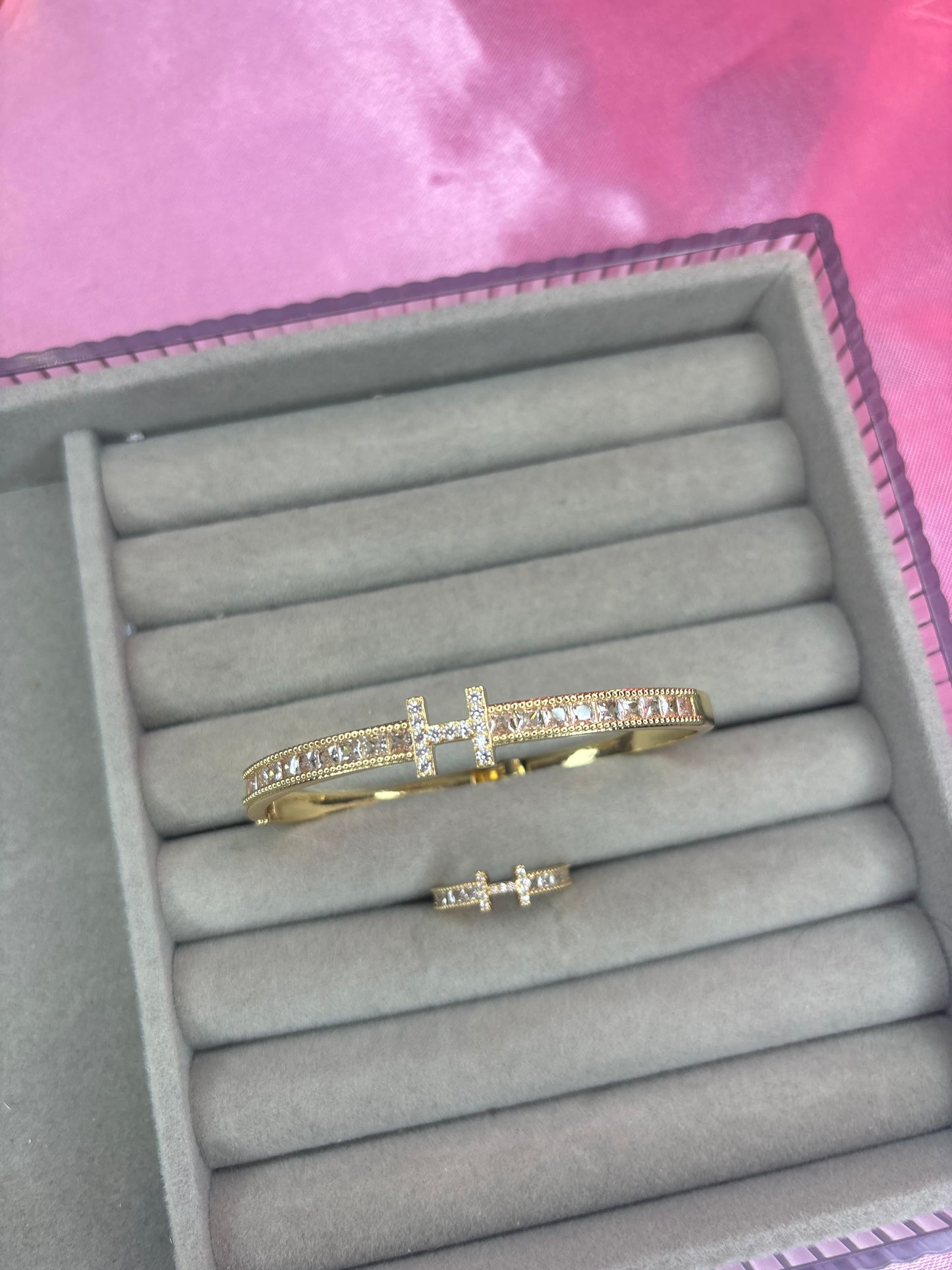 H BRACELET AND RING SET
