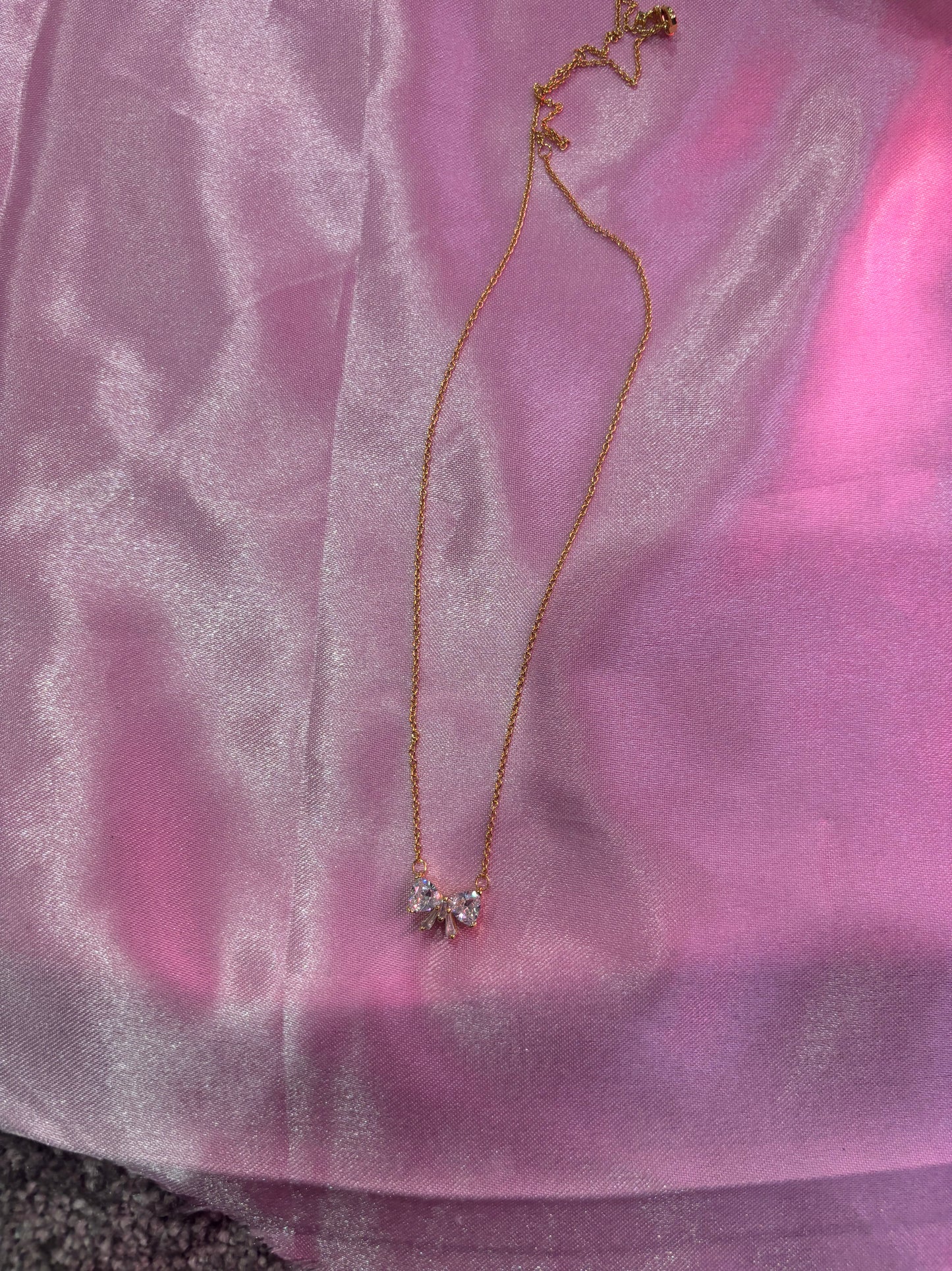 BOW NECKLACE
