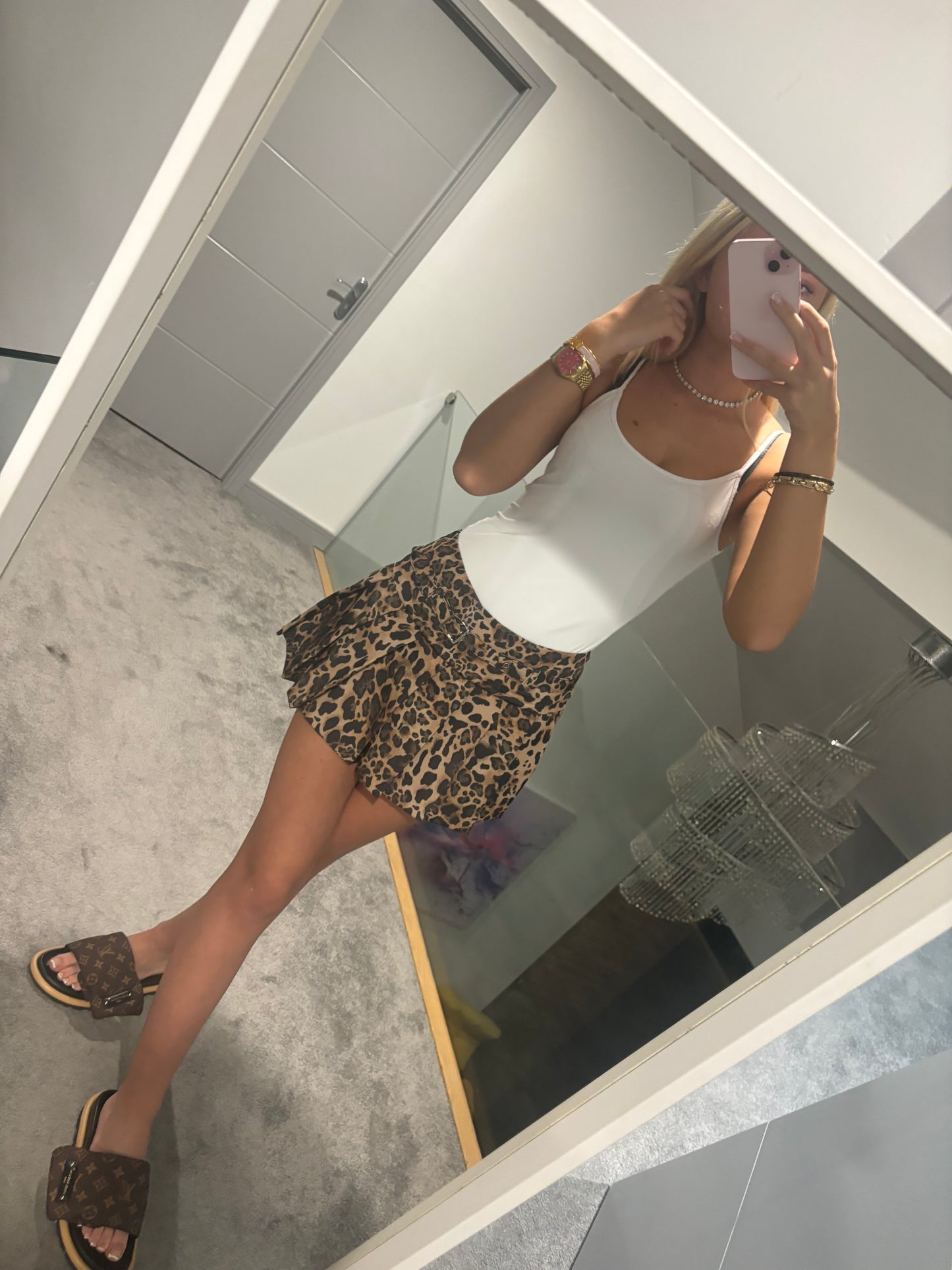 LEOPARD PRINT PLEATED TENNIS SKORT WITH BELT